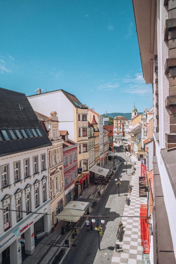Grand Apartments In The Centre Of Teplice Extérieur photo